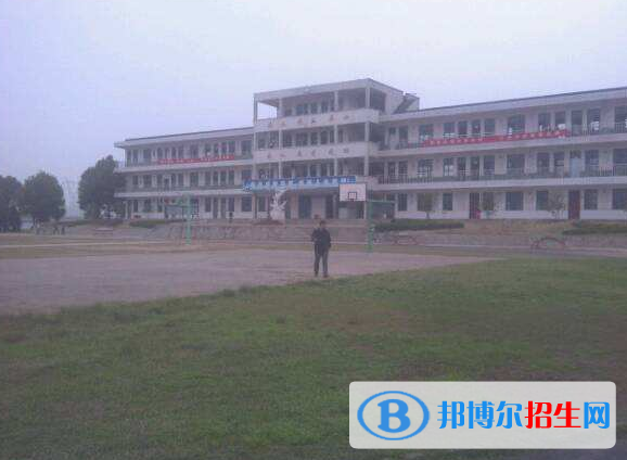 湖北應城技工學校2
