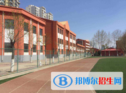 秦皇島渤?？萍贾械葘I(yè)學(xué)校