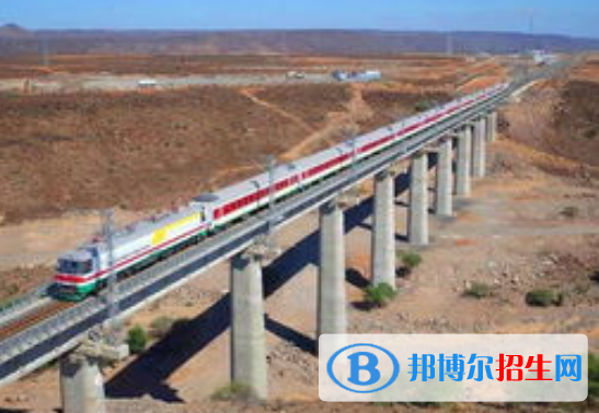 長(zhǎng)沙2020年男生讀鐵路學(xué)校好不好