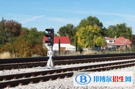 武漢2020年鐵路學(xué)校都有什么專(zhuān)業(yè)適合女生