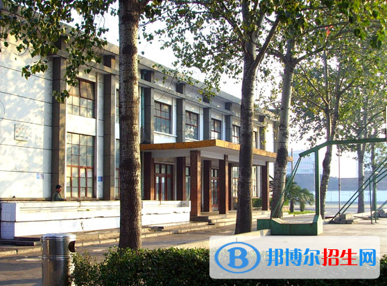 河南工業(yè)科技學(xué)校2021年報(bào)名條件、招生要求、招生對(duì)象