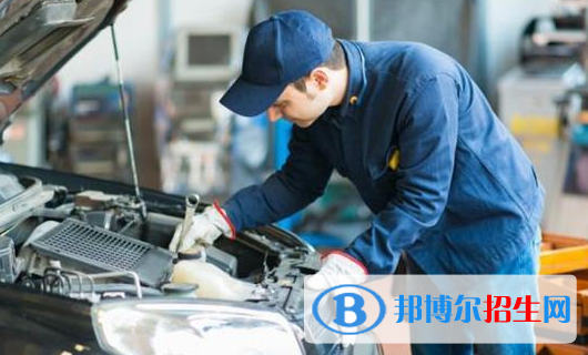 重慶2022年汽修學校有哪些專業(yè)適合男生