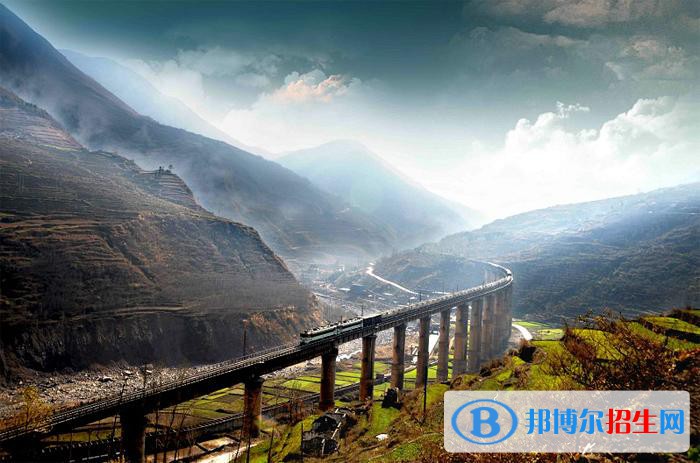 成都2020年鐵路學(xué)校讀幾年