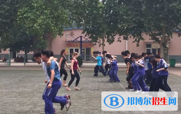 河北師范大學(xué)附屬中學(xué)中加國際部2020年學(xué)費、收費多少