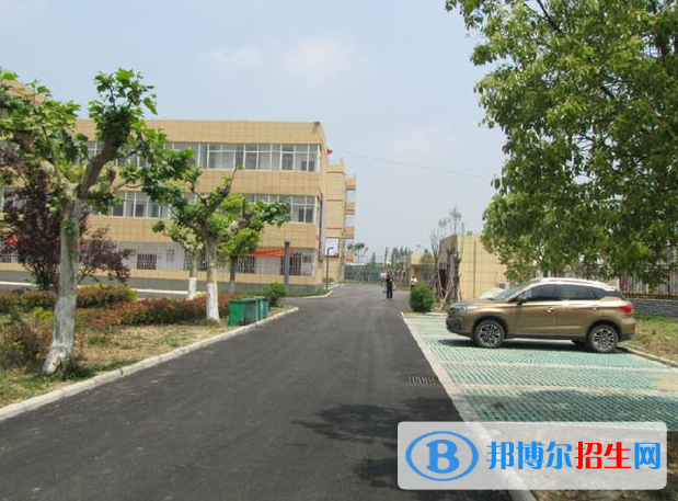 阜陽(yáng)經(jīng)貿(mào)旅游學(xué)校2020年報(bào)名條件、招生要求、招生對(duì)象