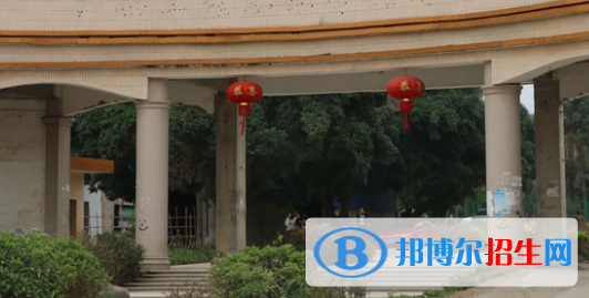 南寧2020年讀鐵路學(xué)?？梢钥即髮W(xué)嗎