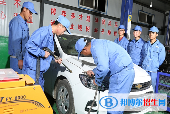 重慶2022年職高好還是汽修學校好