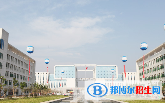 襄陽汽車職業(yè)技術學院7