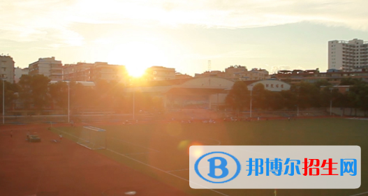 廣西工業(yè)職業(yè)技術(shù)學(xué)院五年制大專(zhuān)2020年招生辦聯(lián)系電話(huà)