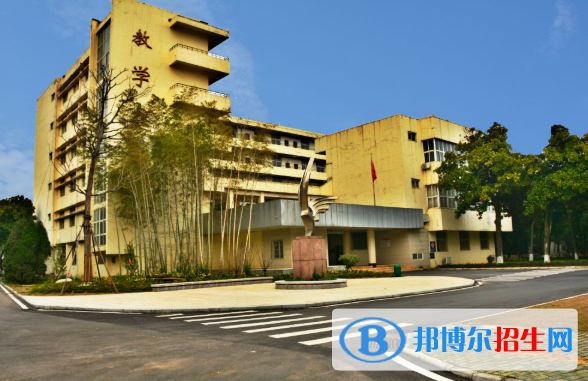 安徽理工學(xué)校2020年招生辦聯(lián)系電話(huà)