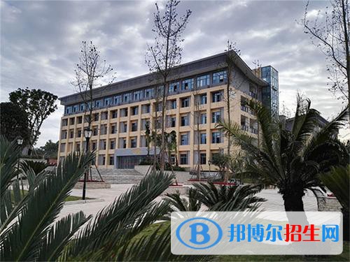 四川護(hù)理職業(yè)學(xué)院2020年報(bào)名條件、招生要求、招生對象