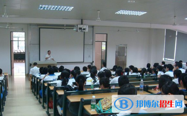 廣州大學(xué)附屬中學(xué)國際部2020年招生辦聯(lián)系電話