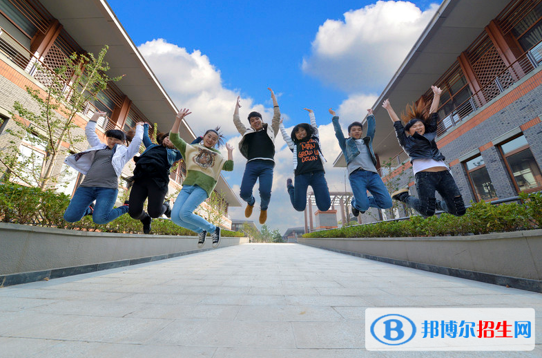 杭州萬向職業(yè)技術(shù)學(xué)院2020年報名條件、招生要求、招生對象