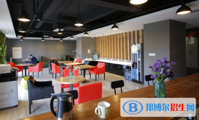 上海大學上海溫哥華電影學院地址在哪里