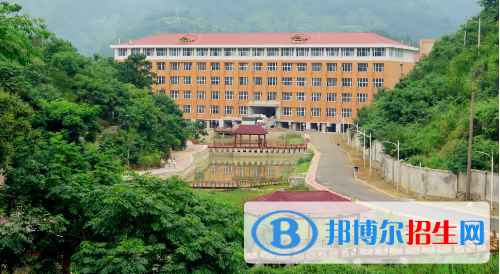 貴州護(hù)理職業(yè)技術(shù)學(xué)院五年制大專(zhuān)2020年招生辦聯(lián)系電話(huà)