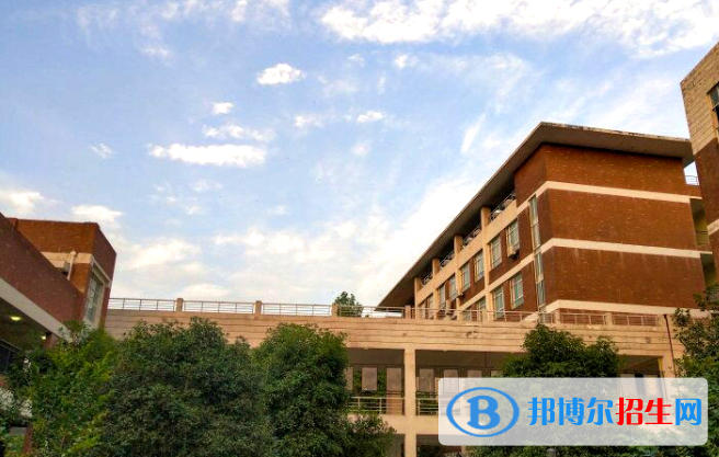 武漢外語外事職業(yè)學院5