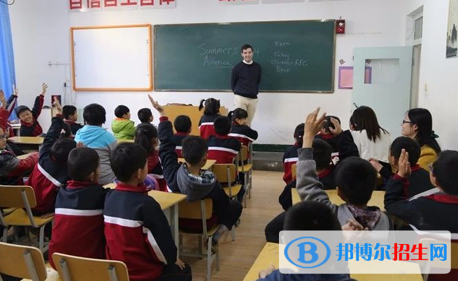 西安臨潼華樂(lè)學(xué)校初中部怎么樣、好不好