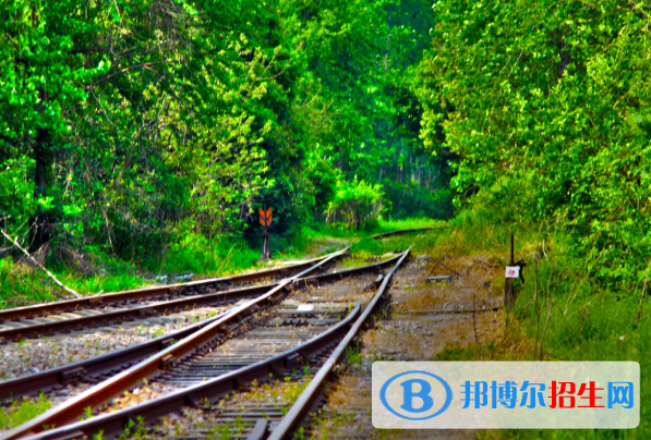 襄陽(yáng)2020年女生學(xué)鐵路學(xué)校好嗎