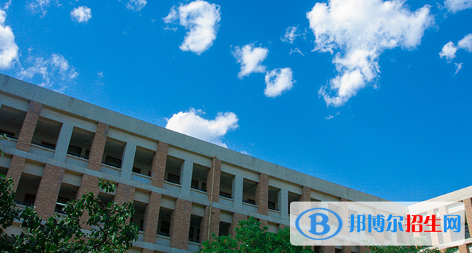 鄭州一八聯(lián)合國際學(xué)校2020年報(bào)名條件、招生要求、招生對象