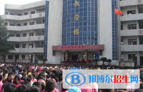 眉縣城關(guān)中學(xué)2020年學(xué)費、收費多少
