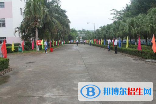 洪湖高級技工學校3