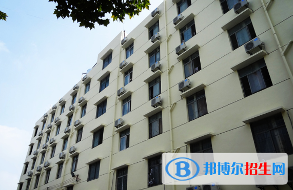 湖北工業(yè)自動化技師學院5