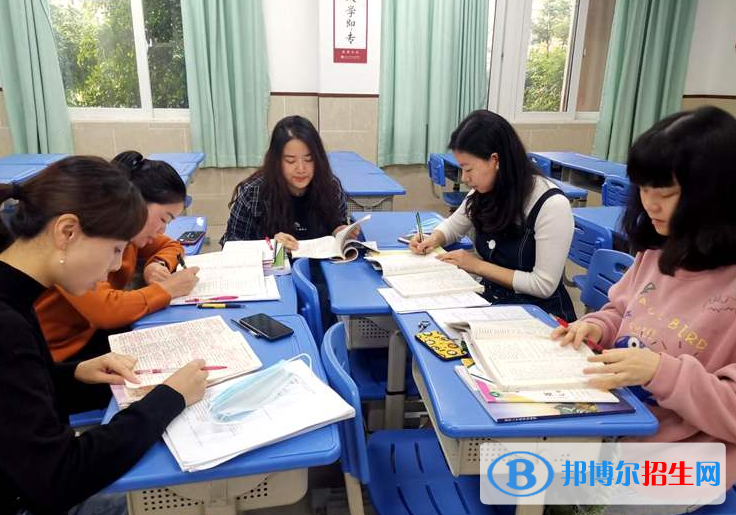 重慶史迪威外語(yǔ)學(xué)校初中部2020年學(xué)費(fèi)、收費(fèi)多少