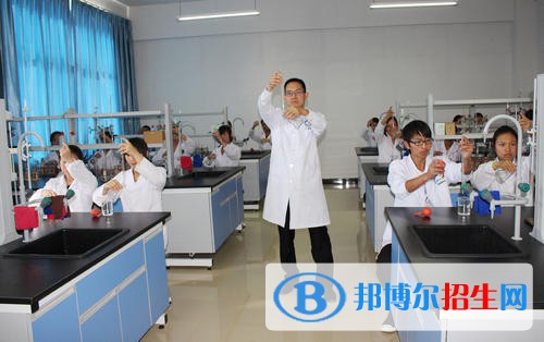 云南新興職業(yè)2020年報(bào)名條件、招生要求、招生對(duì)象