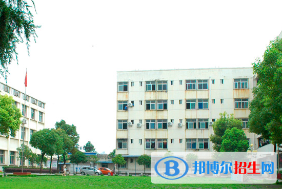 鄂東女子中等專業(yè)學校3