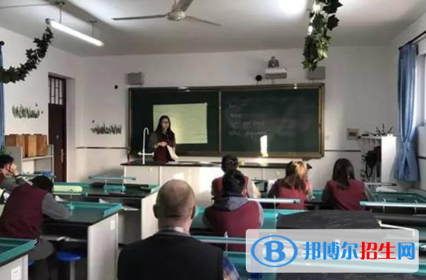 美國利弗莫爾國際學校初中部2020年招生辦聯(lián)系電話