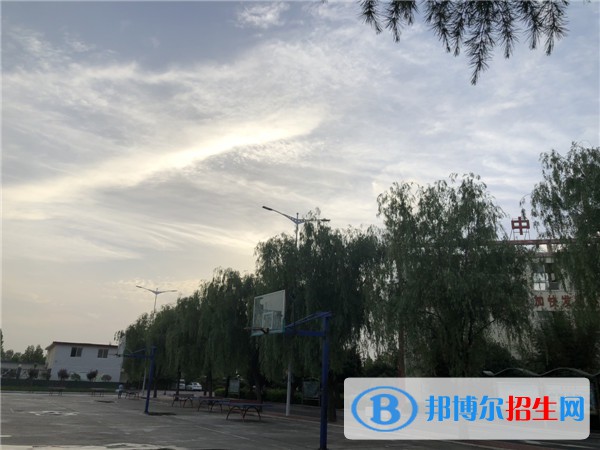 方城縣中等職業(yè)學校2021年招生辦聯(lián)系電話