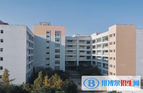 重慶工貿(mào)職業(yè)技術(shù)學(xué)院2020年報(bào)名條件、招生要求、招生對象