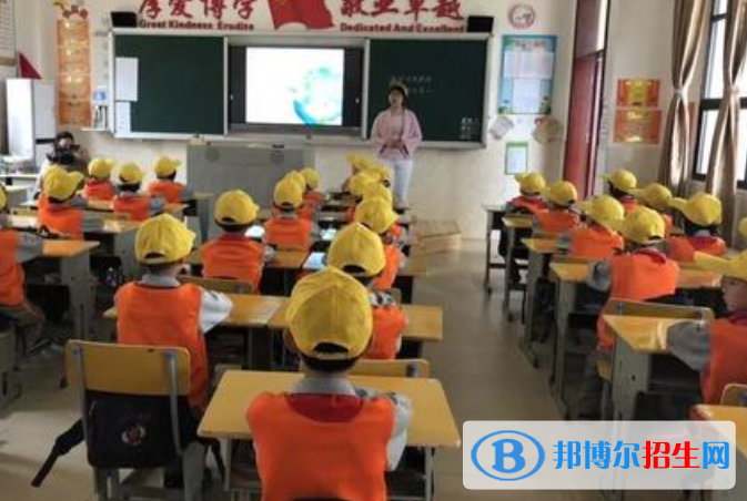 天英國(guó)際實(shí)驗(yàn)學(xué)校小學(xué)部2020年學(xué)費(fèi)、收費(fèi)多少