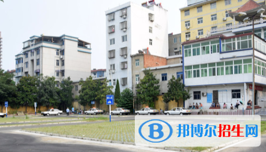 淮南市交通中等專業(yè)學校2020年宿舍條件 