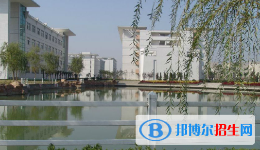 安徽中醫(yī)藥高等?？茖W(xué)校2020年學(xué)費、收費多少