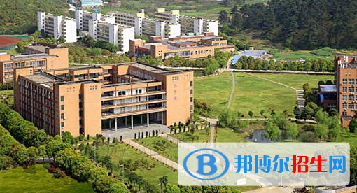 馬鞍山衛(wèi)生學(xué)校2020年報(bào)名條件、招生要求、招生對象 