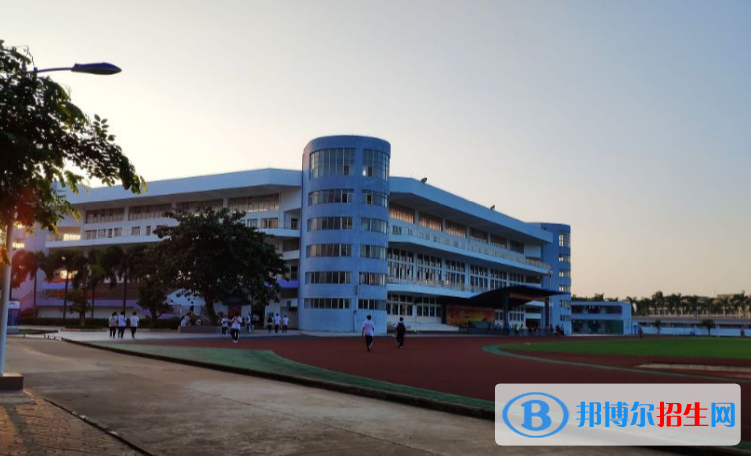 海南師范大學(xué)附屬中學(xué)怎么樣、好不好