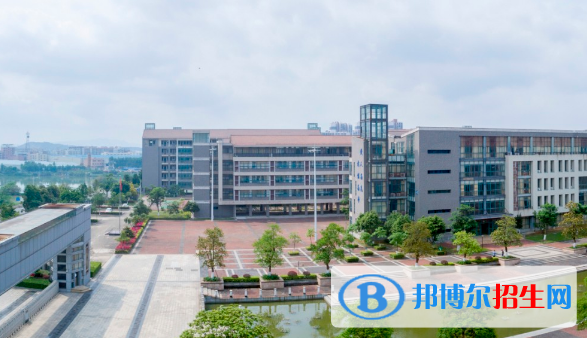 佛山高明區(qū)高級技工學(xué)校2020年招生簡章