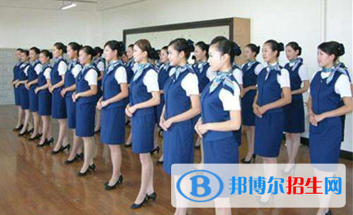 湖北2020年航空服務(wù)學(xué)校中專(zhuān)升大專(zhuān)考什么