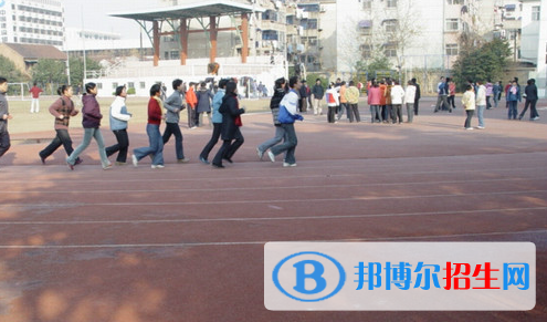 鹽城第一中學2021年學費、收費多少