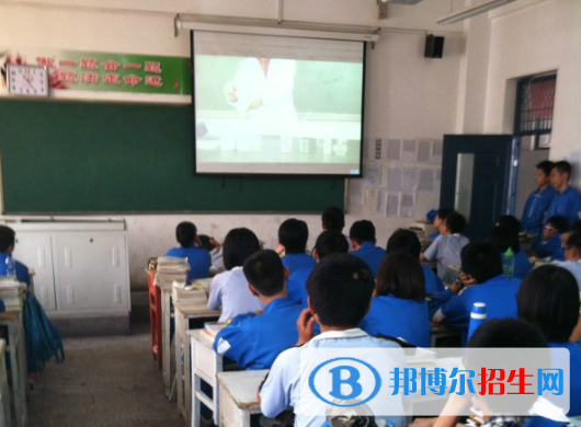  邯鄲育華中學(xué)2021年學(xué)費(fèi)、收費(fèi)多少
