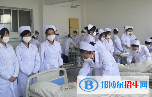 廣東2021年去讀衛(wèi)校學(xué)什么對以后好一點(diǎn)