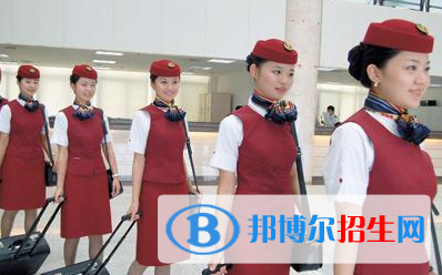 武漢2021年女生學航空服務學校有前途嗎