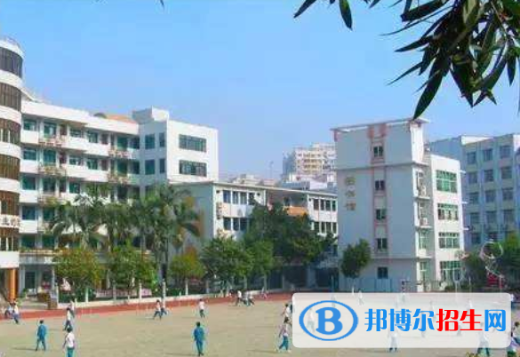 廣州第四十一中學(xué)2021年學(xué)費(fèi)、收費(fèi)多少