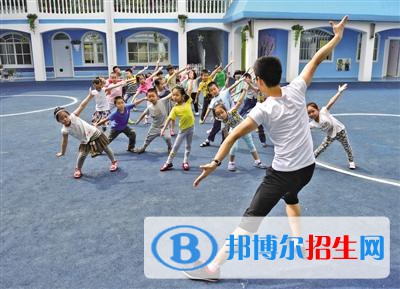 貴陽2021年男生上幼師學校學什么專業(yè)好