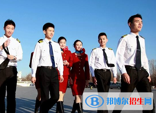武漢2021年男生讀航空服務學校有前途嗎