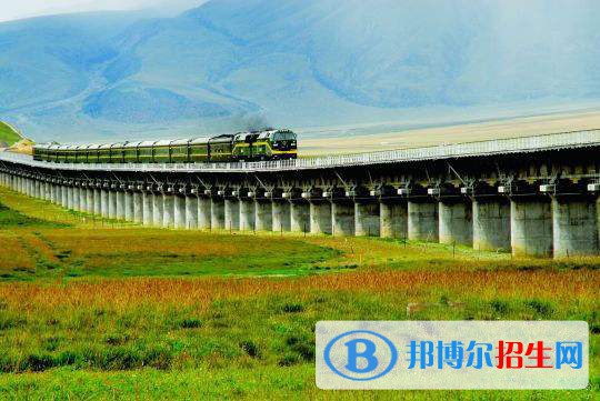 西安2021年鐵路學校中專升大?？际裁? width=
