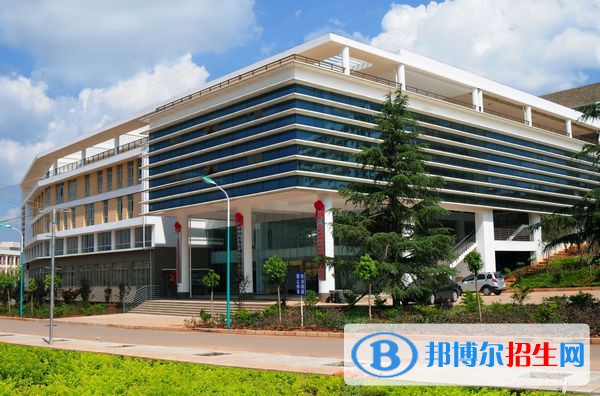 楚雄州工業(yè)學校2021年學費、收費多少