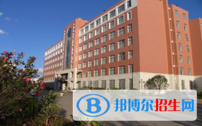 云南財經(jīng)學(xué)校2021年學(xué)費、收費多少