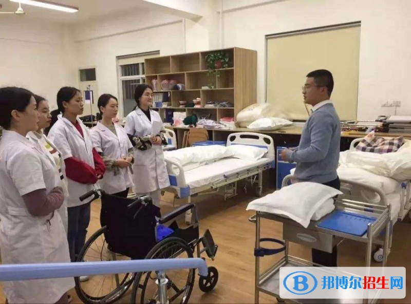 重慶2022年護理學校中專升大專考什么